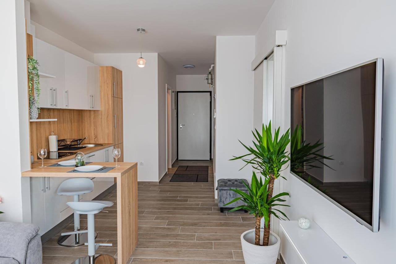 Jacuzzi - Flexible Selfcheckins 20 - Zagreb - Luxury - Garage - Smart - Brand New - Apartments Repinc 外观 照片