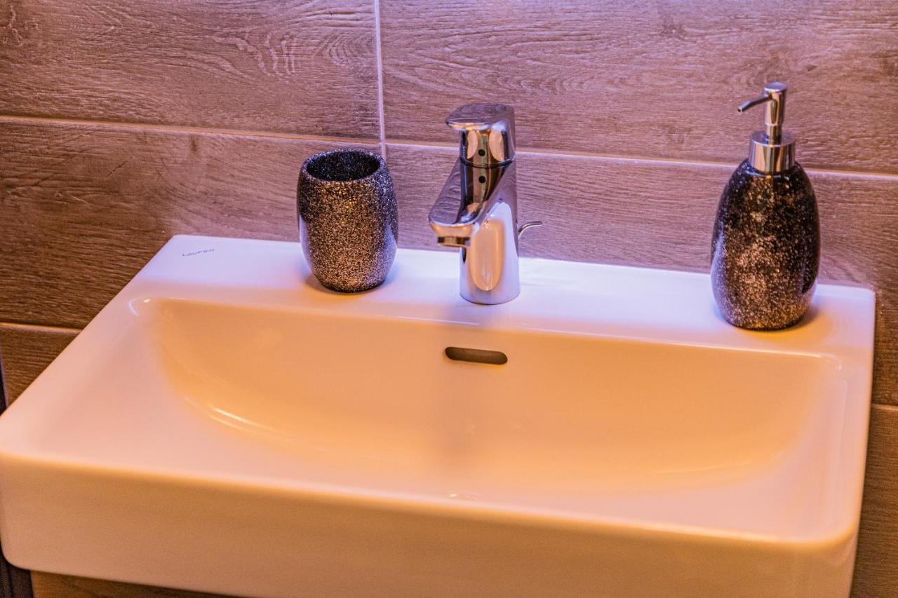 Jacuzzi - Flexible Selfcheckins 20 - Zagreb - Luxury - Garage - Smart - Brand New - Apartments Repinc 外观 照片
