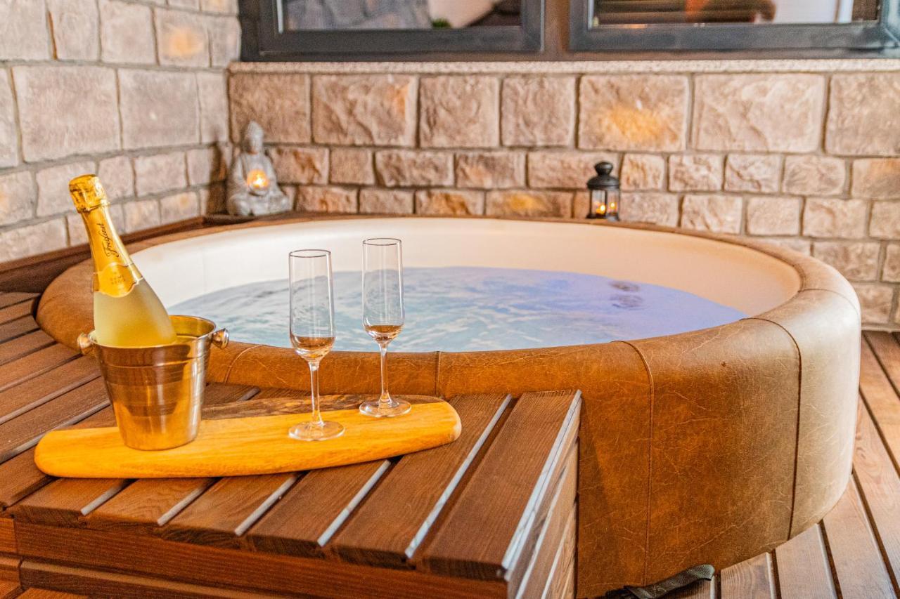 Jacuzzi - Flexible Selfcheckins 20 - Zagreb - Luxury - Garage - Smart - Brand New - Apartments Repinc 外观 照片